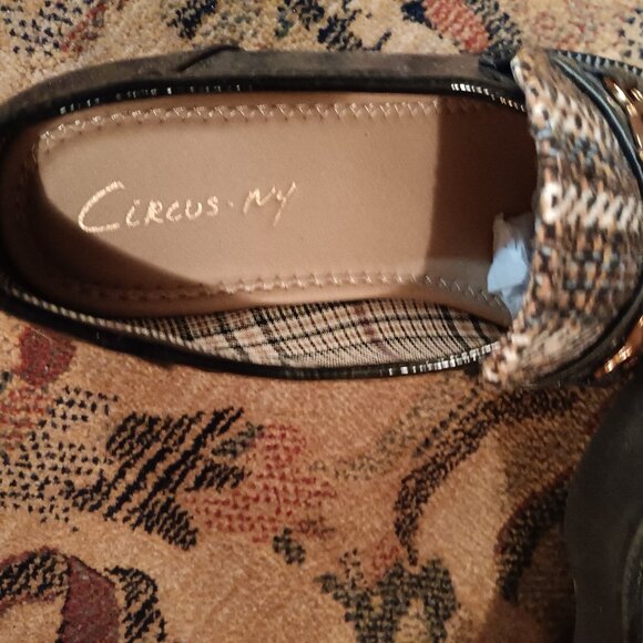 CIRCUS Black Patent with Plaid Loafers 8M - Picture 6 of 6